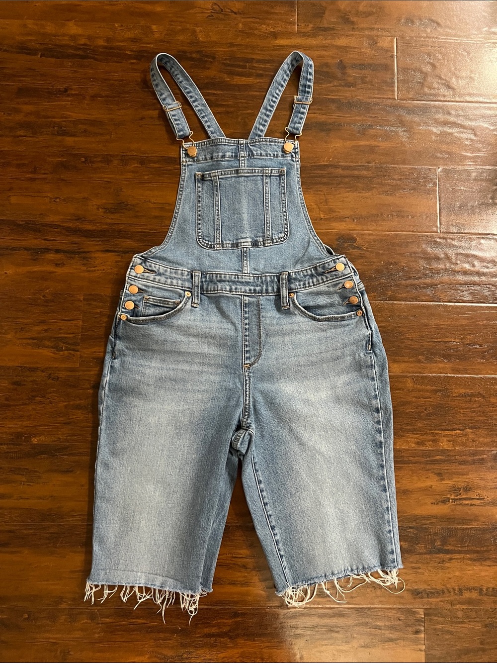 Universal Thread Light Blue Denim Knee Length Overalls Size 6